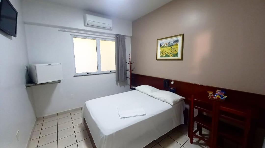 Alpha Ville Hotel Assis Extérieur photo