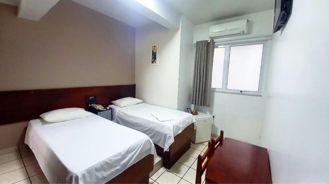 Alpha Ville Hotel Assis Extérieur photo