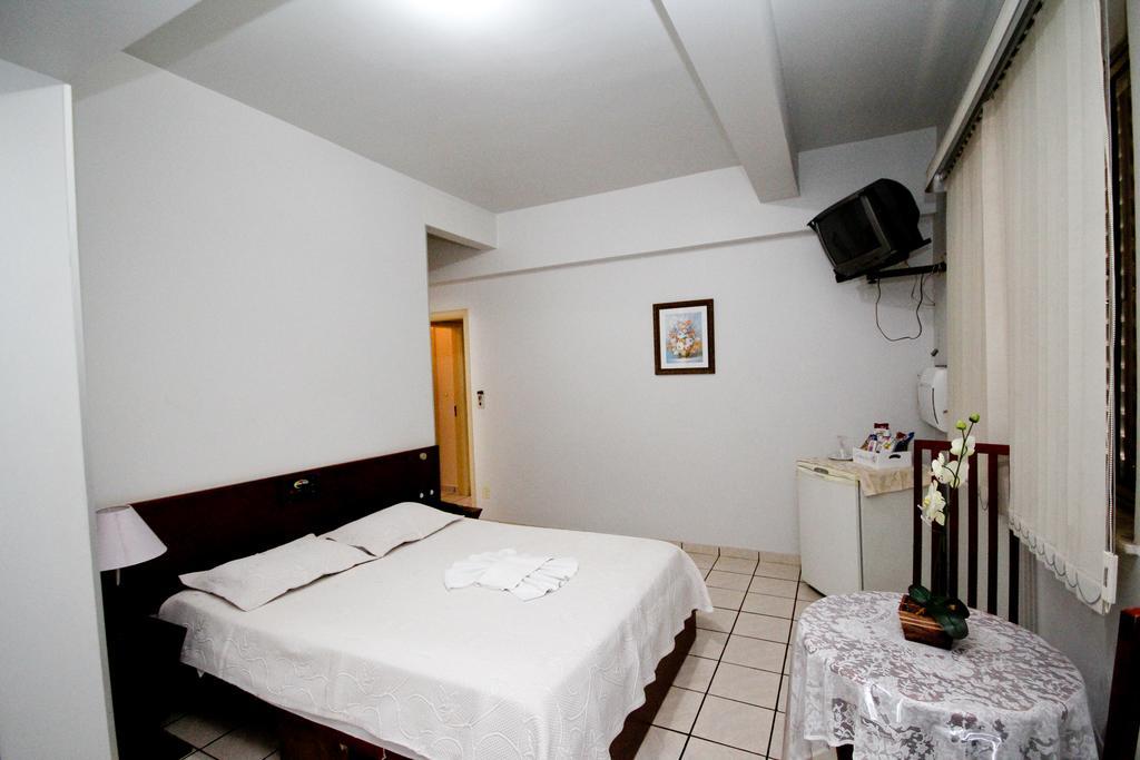 Alpha Ville Hotel Assis Chambre photo