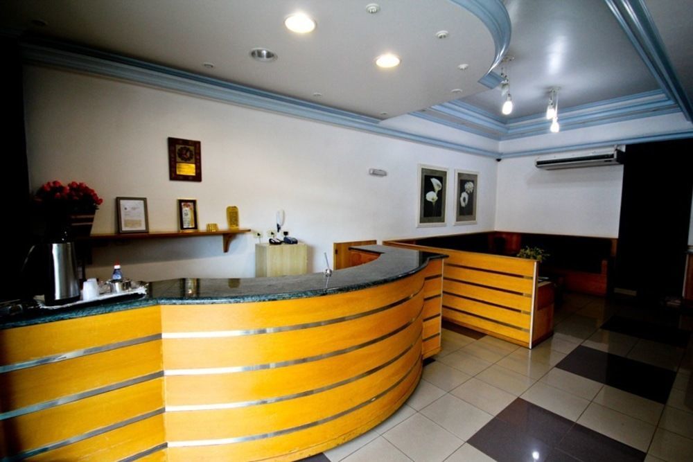 Alpha Ville Hotel Assis Extérieur photo