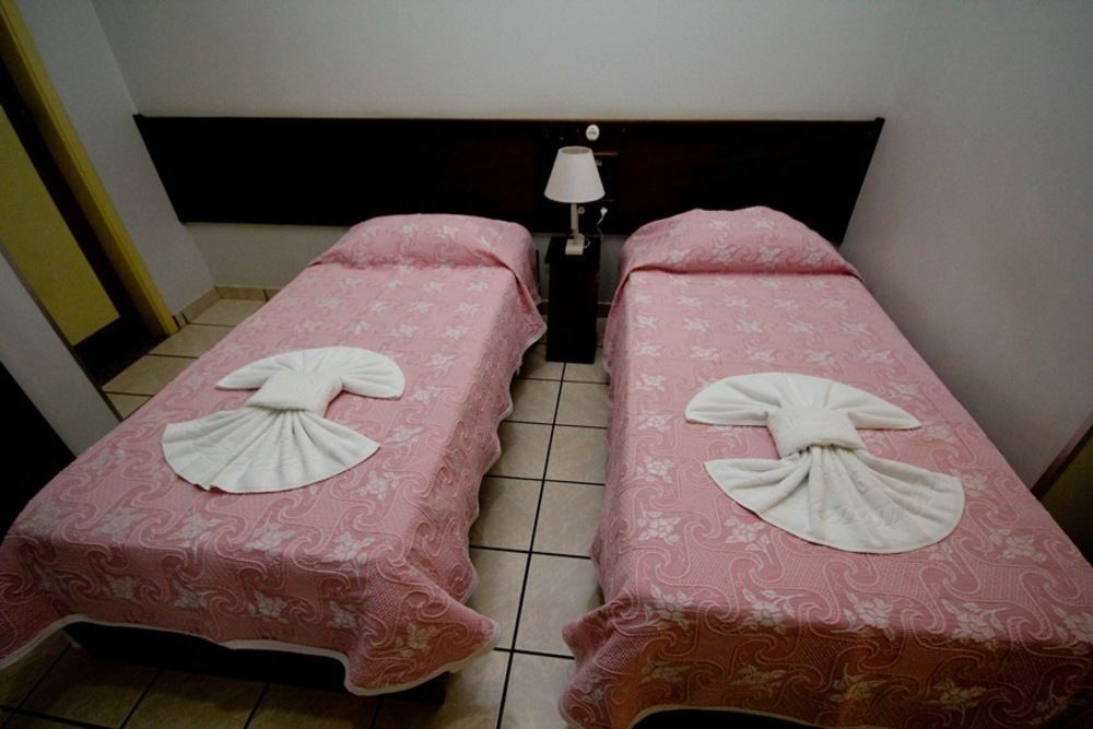 Alpha Ville Hotel Assis Extérieur photo