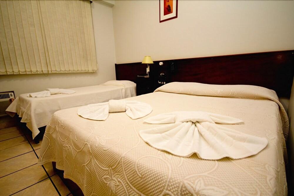 Alpha Ville Hotel Assis Extérieur photo